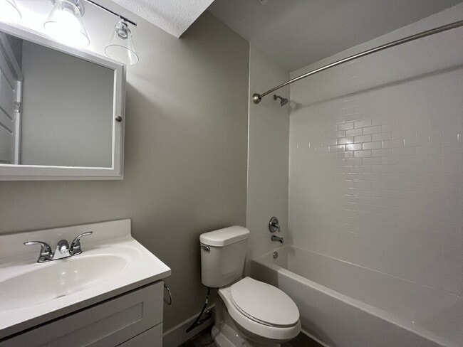 Building Photo - 1966 Randall Rd