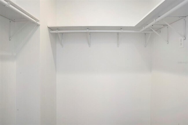 Building Photo - 400 Central Ave