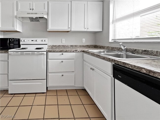 Building Photo - 1123 SW 48th Terrace