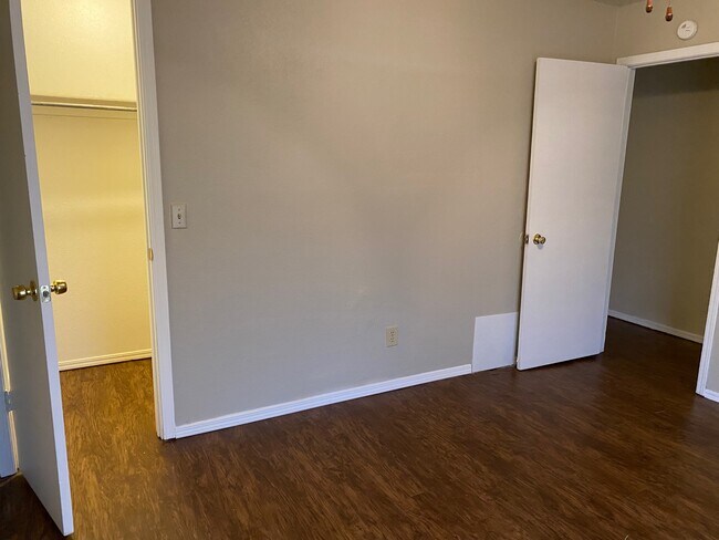 Building Photo - 12602 Abbotts Way