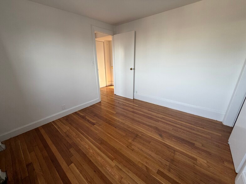 Building Photo - 28 Mount Vernon St