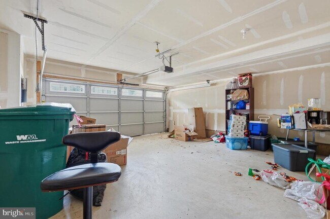 Building Photo - 141 Graystone Dr