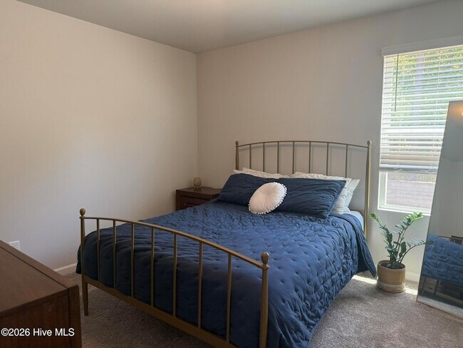 Building Photo - 765 Conductor Ct