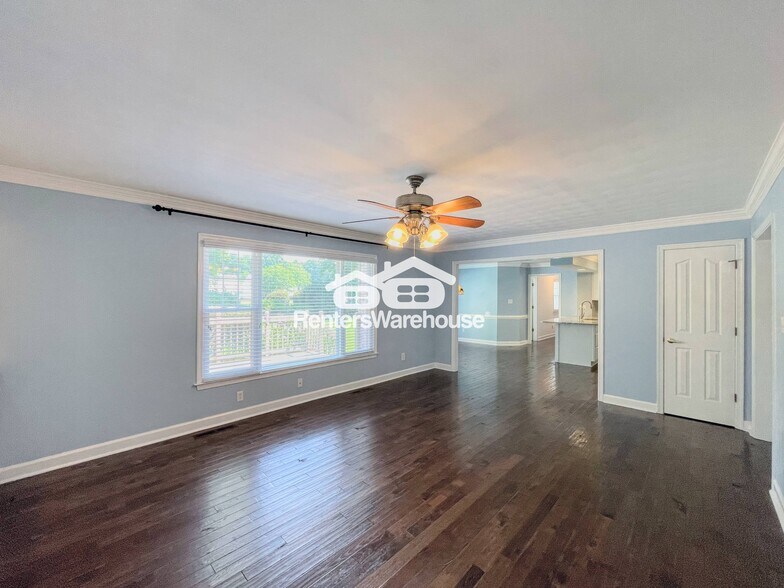 Building Photo - 1006 Fairway Dr