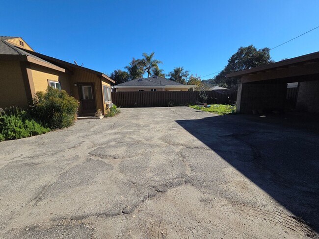Building Photo - Remodeled 1 Bedroom 1 Bath located in the middle of Ojai