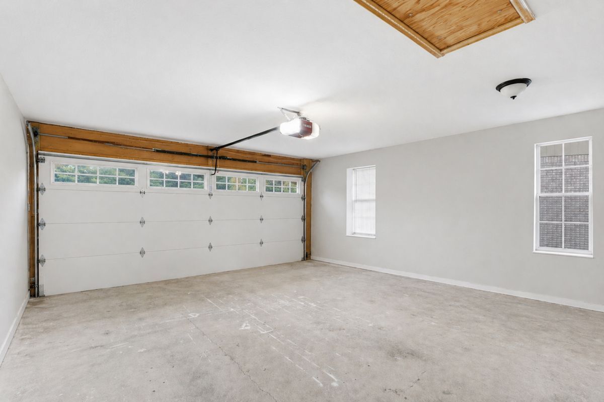 Building Photo - 16608 Jadestone Dr