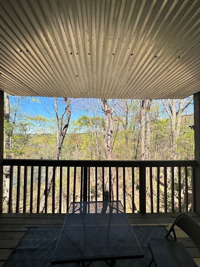 Building Photo - 226 Edgewater Ln