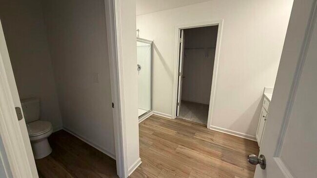 Building Photo - 105 Elijah St