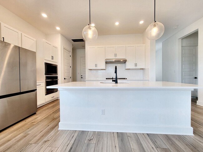 Building Photo - 513 Three Feathers Ct