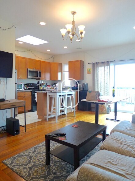 Building Photo - 4 Fisher Ave