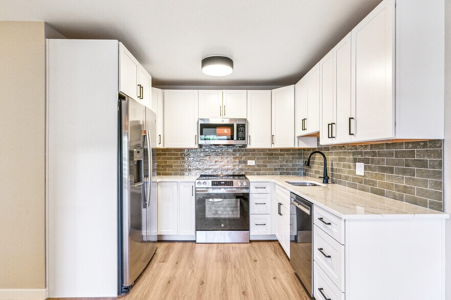 Building Photo - 725 S Alton Way