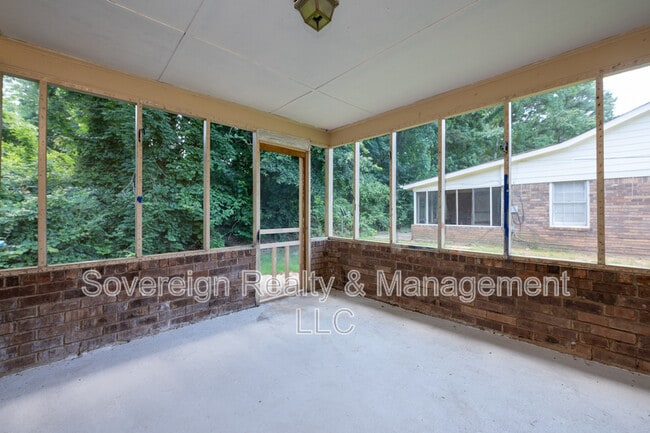 Building Photo - 469 Southern Way