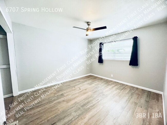 Building Photo - 6707 Spring Hollow St