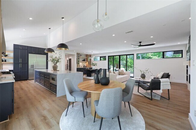 Building Photo - 5510 Harvest Oak Landing Dr