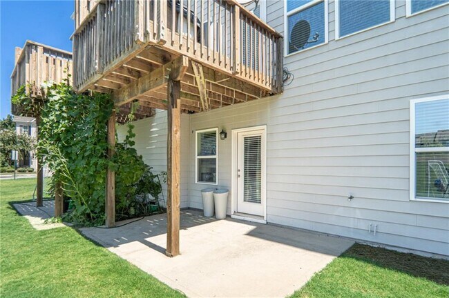 Building Photo - 1302 Endicott Ct