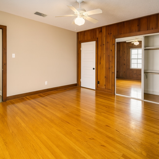 Building Photo - 110 E 30th St