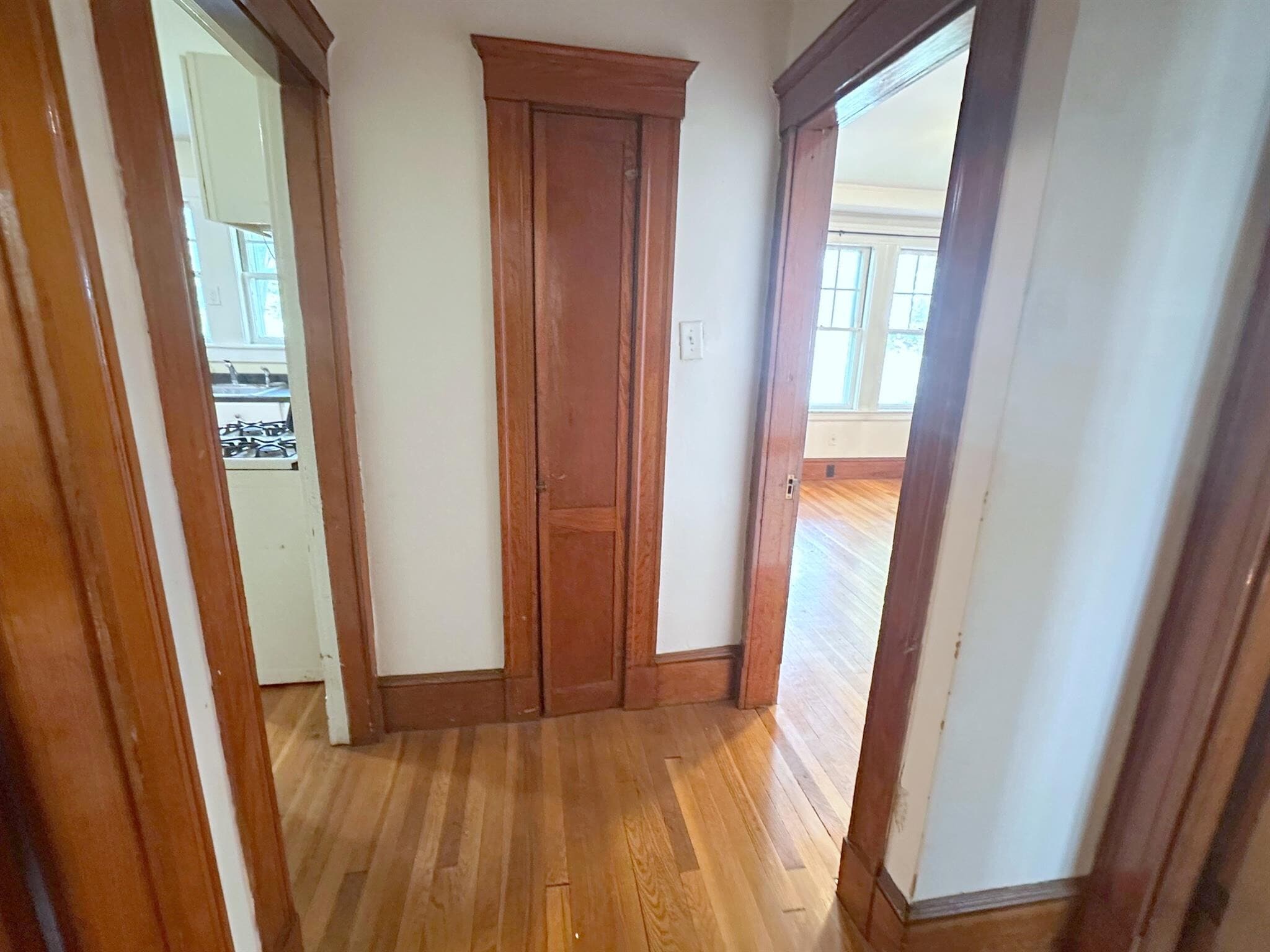 Building Photo - 42 Madison St