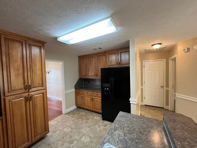 Building Photo - Welcome to the Broadfield Subdivision !! A Place to Call Home.