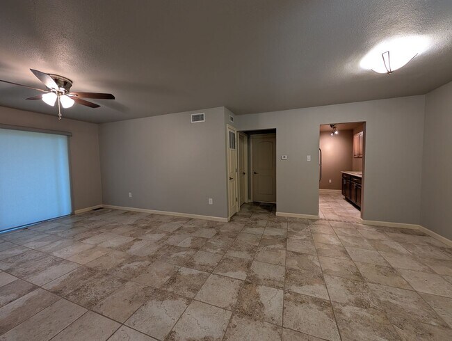 Building Photo - 2/2 Condo on Lake McQueeny / Waterfront Co...