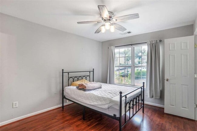 Building Photo - 3304 Hidden Cove Cir NW