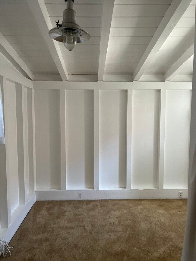 Building Photo - 6089 Cashio St