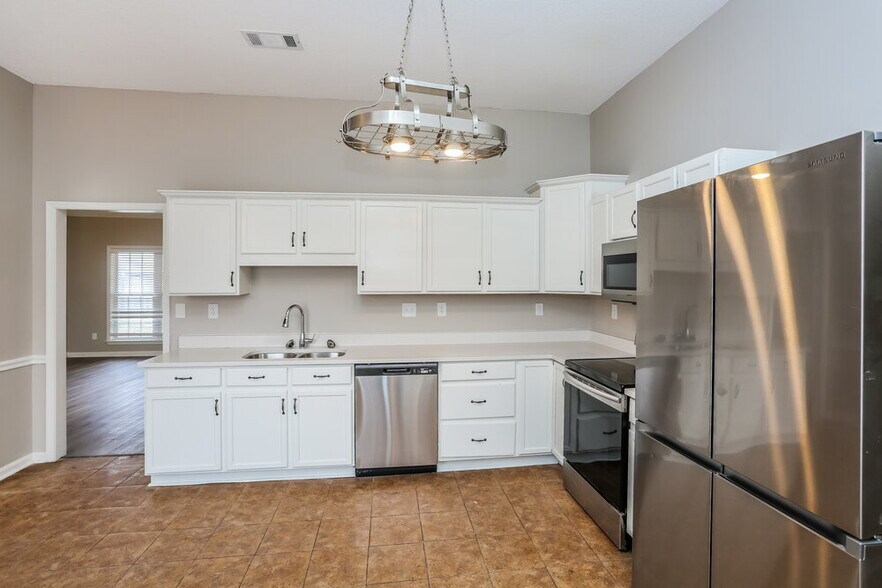 Building Photo - 9250 Speerberry Cir