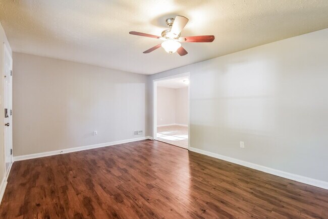 Building Photo - 3938 Windemere Dr