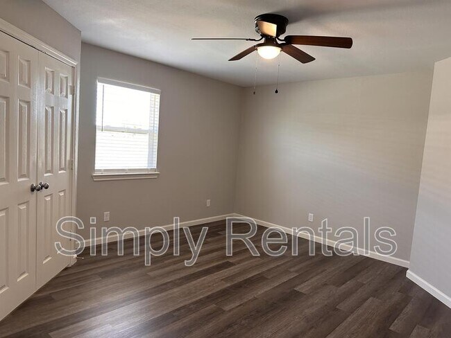 Building Photo - 11015 I-30 Frontage Rd