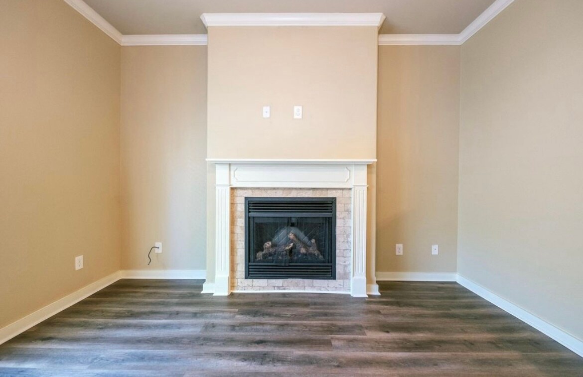 Building Photo - 102 Venezia Ln