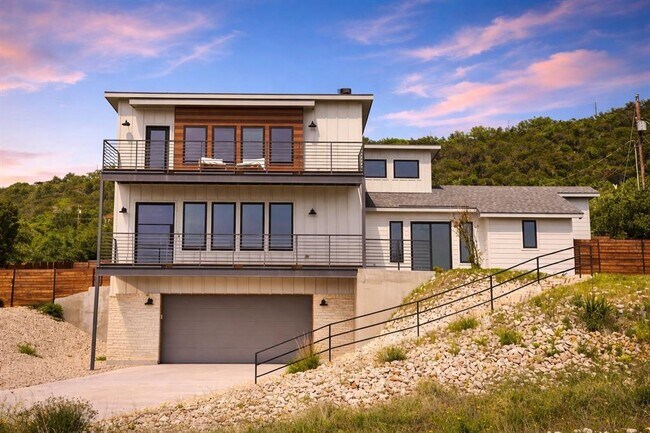 Building Photo - 8501 Bronco Ln