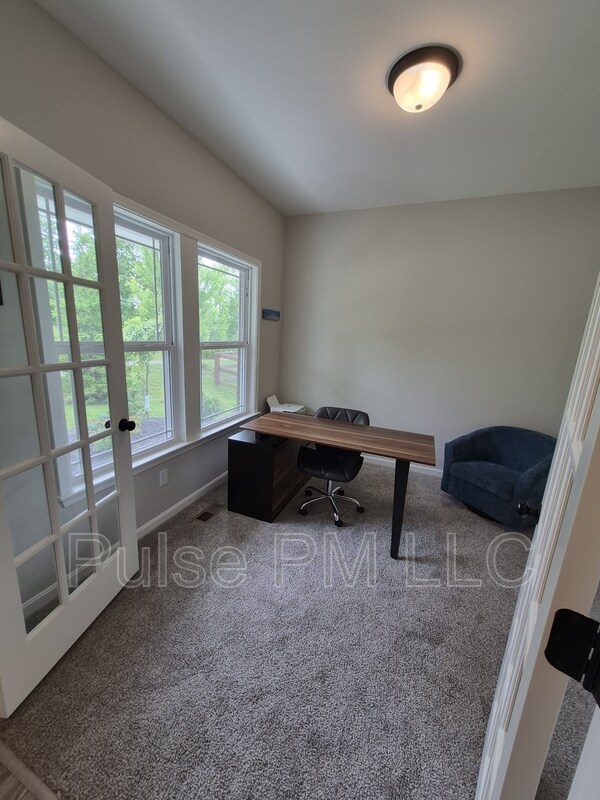 Building Photo - 6179 Ballyshannon Dr