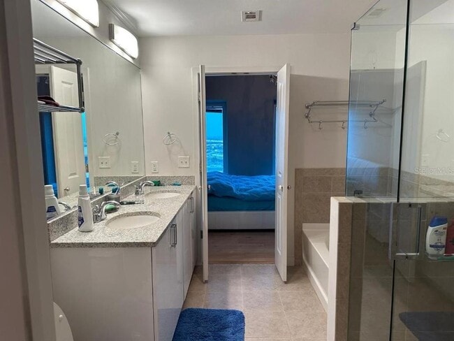 Building Photo - 777 N Ashley Dr