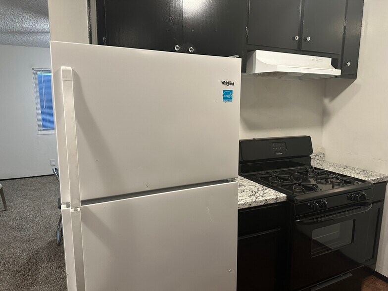 Kitchen - 301 Nevin Ave