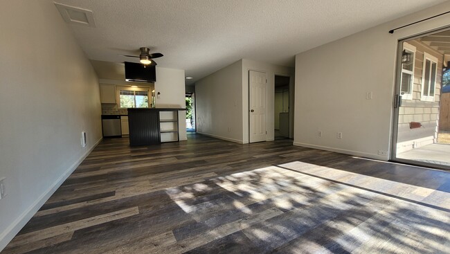 Living Room - 1311 Glen Mary Dr SE