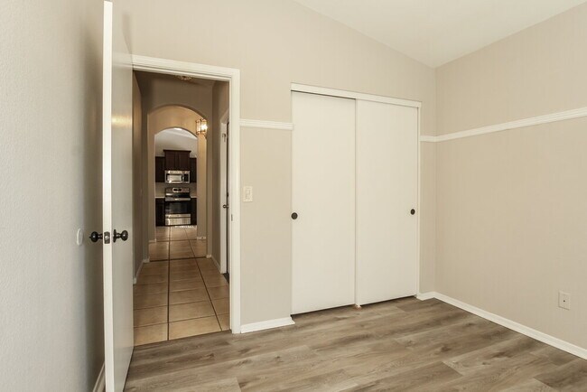 Building Photo - 11244 W Ruth Ave