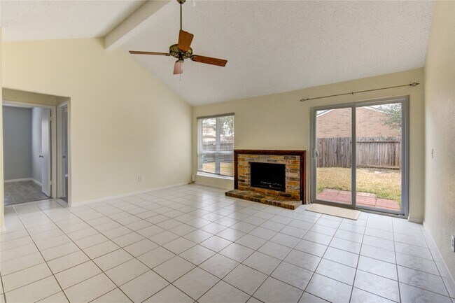 Building Photo - 2927 Great Lakes Ave