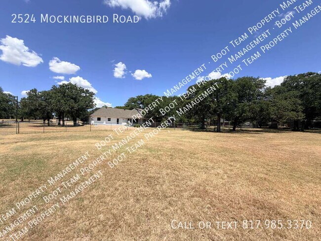 Building Photo - 2524 Mockingbird Rd