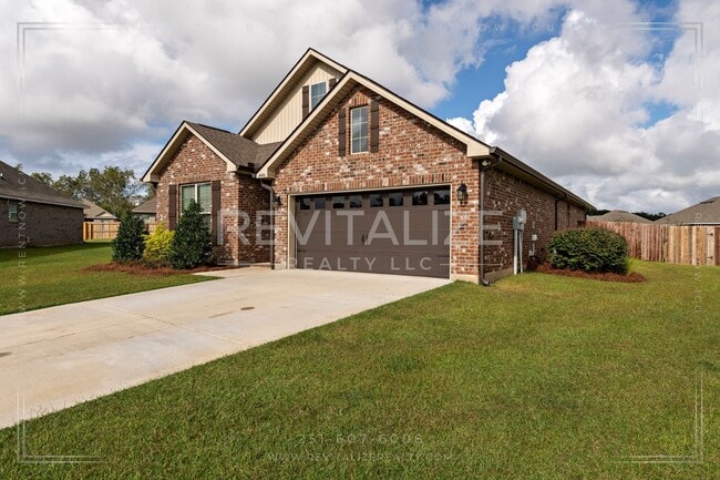 Building Photo - HALF-DEPOSIT SPECIAL! Stunning Luxury Home in Silverhill with Huge Diamond Shaped Backyard!