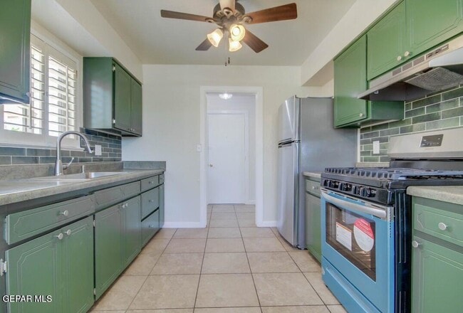 Building Photo - 1701 Paul Moran Pl