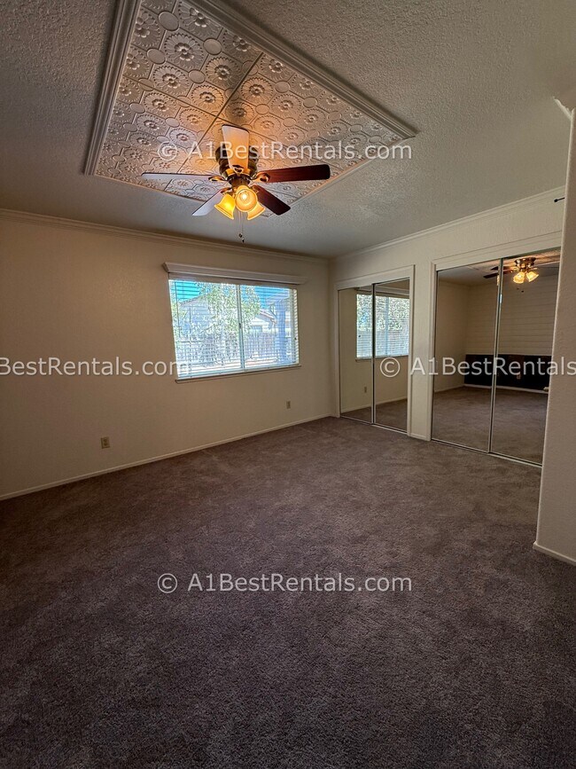 Building Photo - 15002 Cambridge Dr