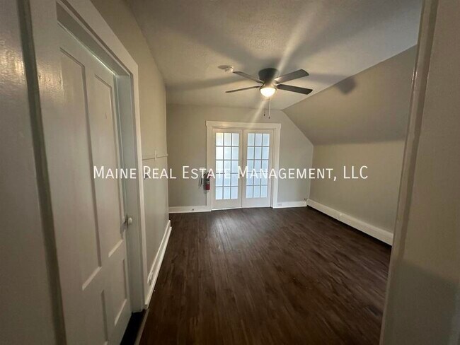 Building Photo - 439 Fourth St. Apt.