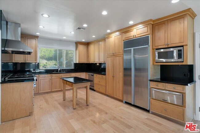 Building Photo - 4862 Adele Ct