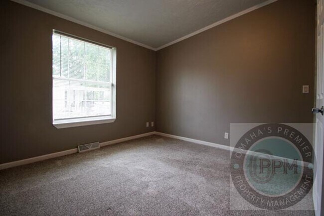 Building Photo - Discover this 4Bd/2Ba in Omaha, Ne