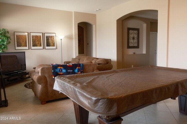 Building Photo - 18428 W Summer Haven Dr