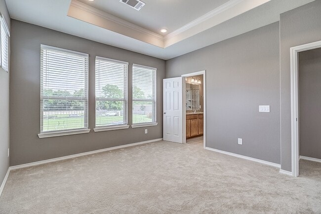 Building Photo - 9312 Bauer Vista Dr