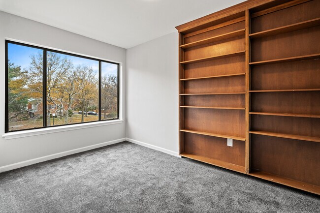 Building Photo - 142 Georgetown Rd