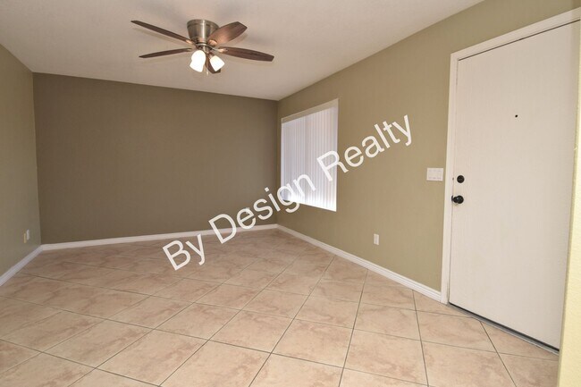 Building Photo - Eastside 3 Bed 2 Bath Gem with 2 Car Garage and Large Private Fenced Yard