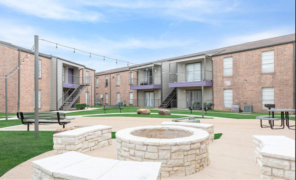Building Photo - Willow Bend Apartments