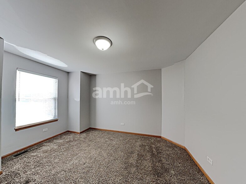 Building Photo - 2438 Foxtail Ct