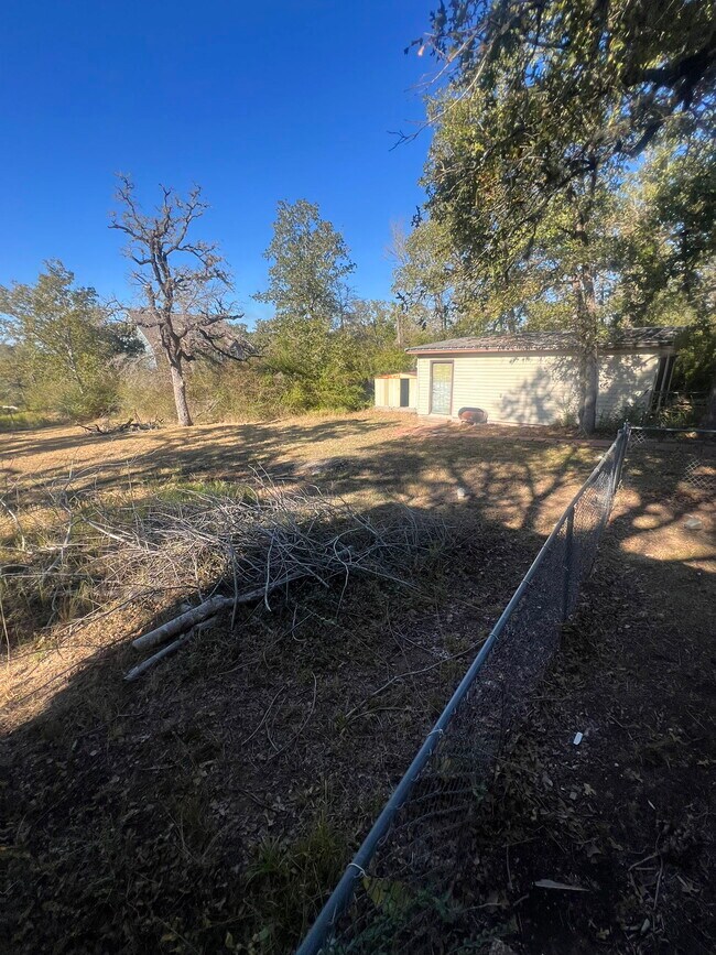 Building Photo - 11106 N Dowling Rd